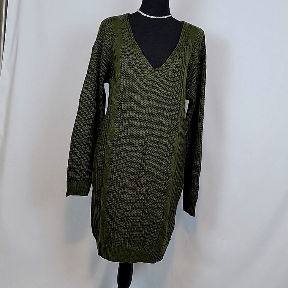 Stilletto's Tunic in Olive Green, Size Medium